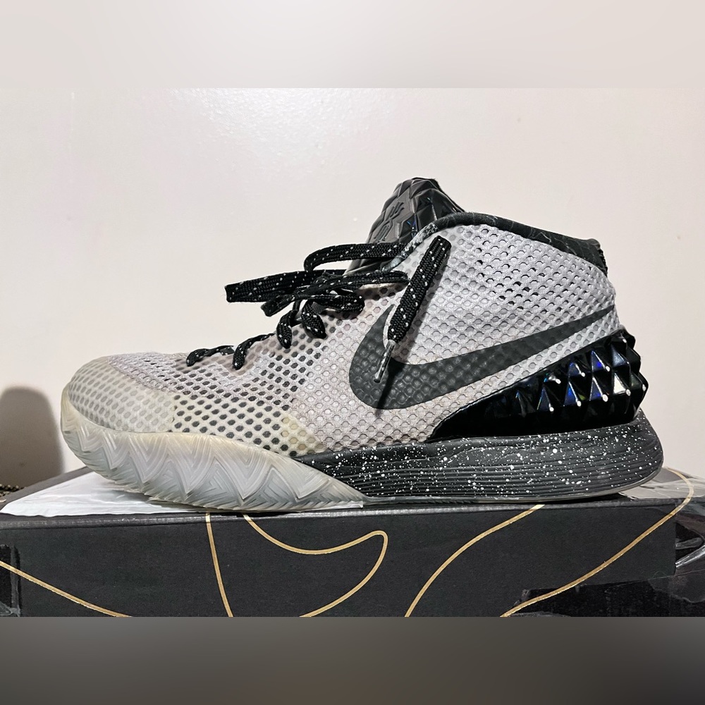 2016 Men's Nike Kyrie 1 NikeID All Star Alternate Black Grey Size 11.5 Used Rare
